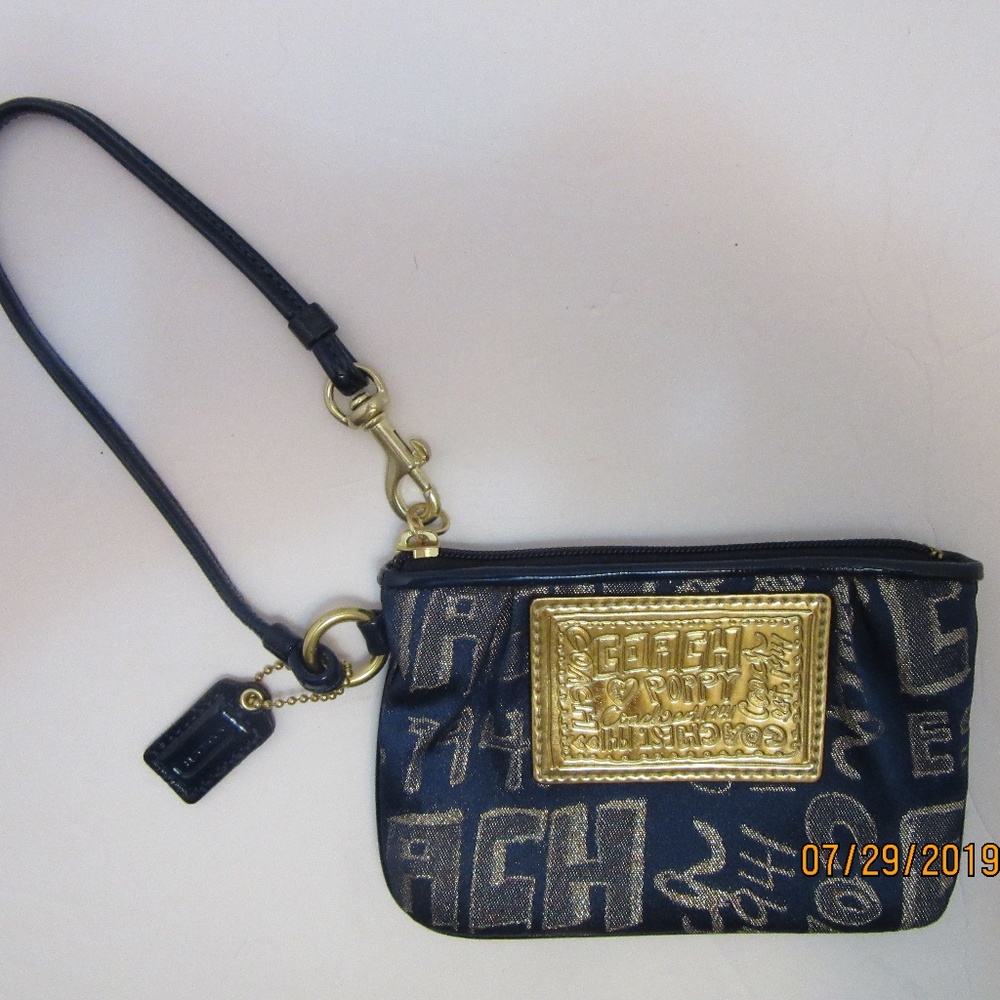 Coach poppy story patch glam wristlet